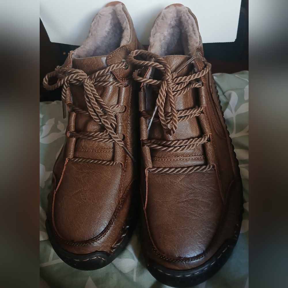 Men's Cozy Brown Lace-Up Boots